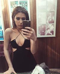 Adèle Exarchopoulos taking a selfie