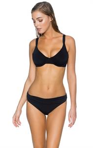 Elizabeth Turner in a bikini