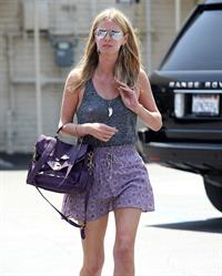 Nicky Hilton - Stops By The Car Wash and Grabs Lunch on May 31, 2012
