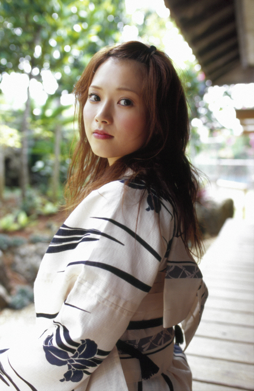 Natsumi Abe Pictures