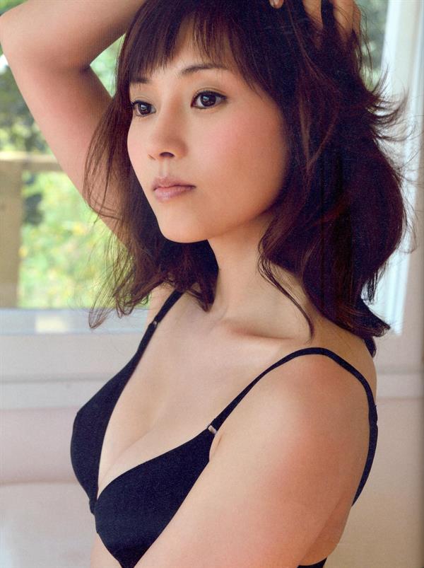 Natsumi Abe in lingerie