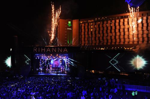 Rihanna Westfield Stratford Lights London Switch On - Performance (November 19, 2012) 