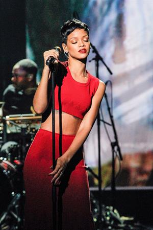 Rihanna La Chanson De L’Annee 2012 in Paris 12/11/12 