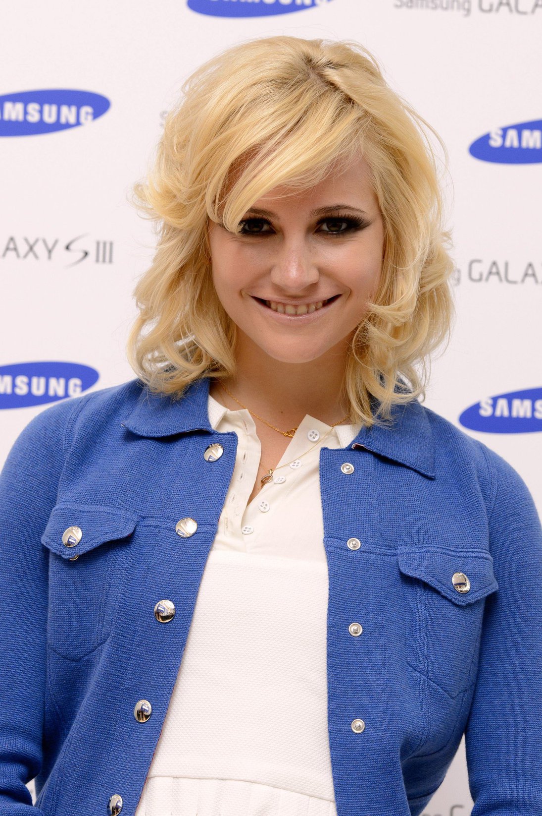 Pixie Lott - Launches the new Samsung Galaxy S3 in London (May 30, 2012)