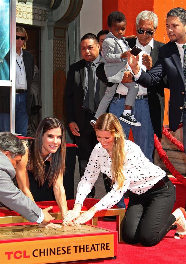 Sandra Bullock Immortalizal with hand and footprint Ceremony in Hollywood 25.09.13 