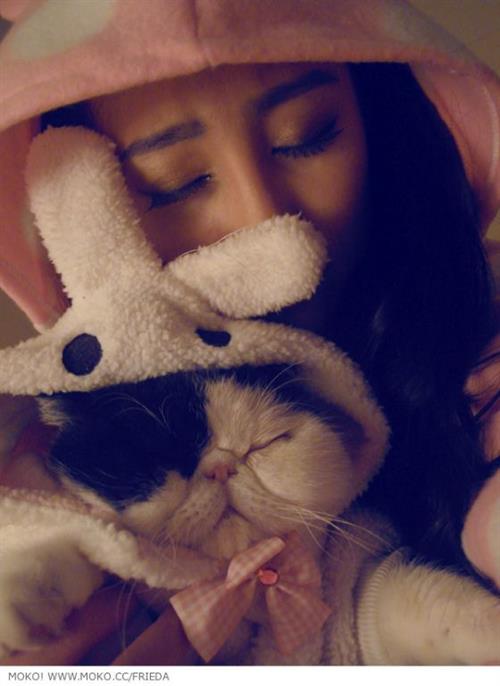 Hu Meng Yuan taking a selfie