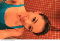 Jin Mei Xin taking a selfie