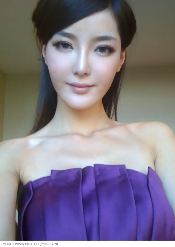 Li Ying Zhi taking a selfie