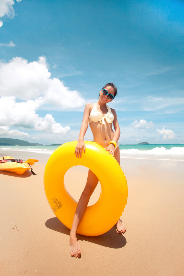 Wang Wan Wan in a bikini