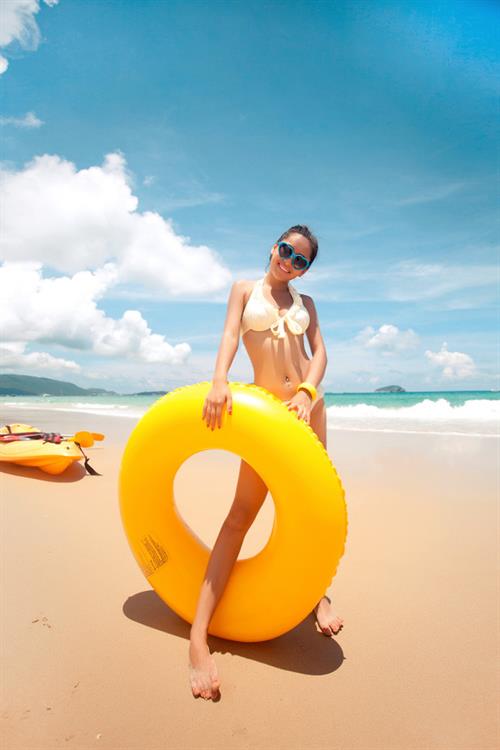 Wang Wan Wan in a bikini