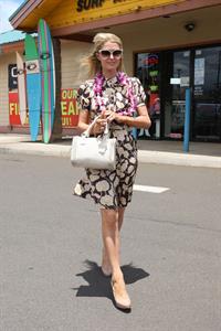 Paris Hilton Shopping with her friend in Hawaii 25.05.13 