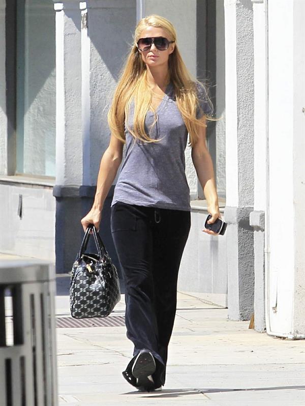 Paris Hilton - out in Beverly Hills August 30, 2013