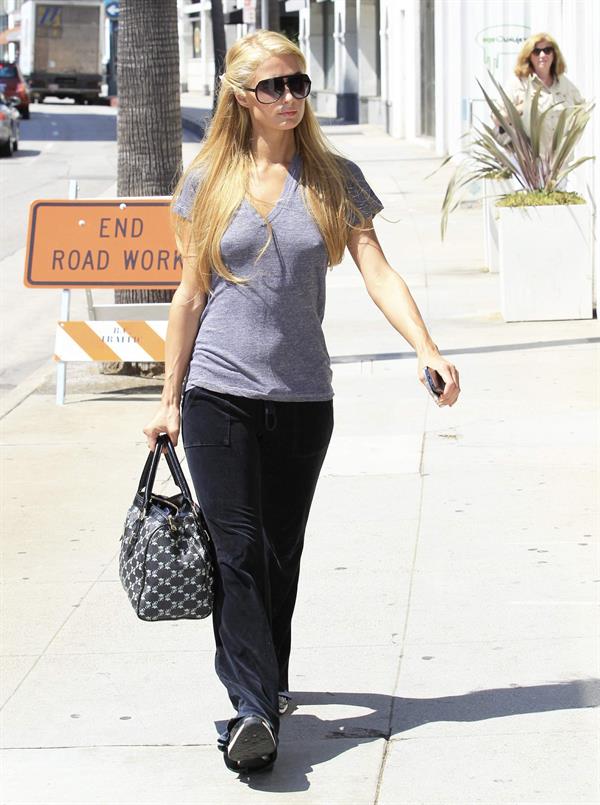 Paris Hilton - out in Beverly Hills August 30, 2013