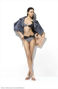Zhang Lanxin in a bikini