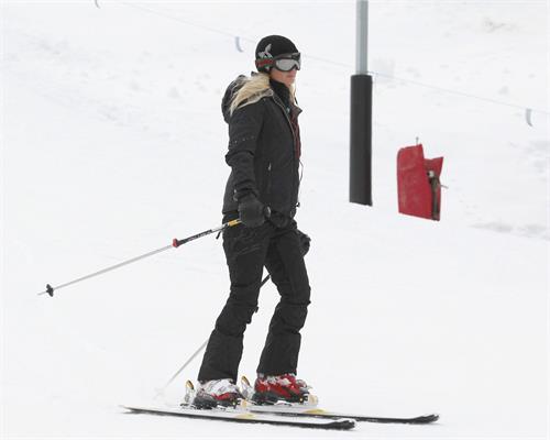 Paris Hilton enjoying a day in the mountains of Aspen December 18, 2012 