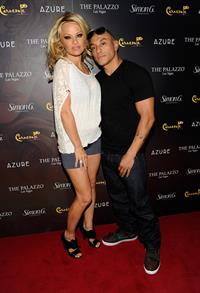 Pamela Anderson - Arrives at Simon G. Jewelry's Summer Soiree and the kickoff of Carnevale Night - June 2, 2012