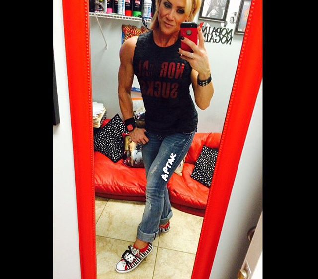 Amanda Michelle Folstad Ptak taking a selfie