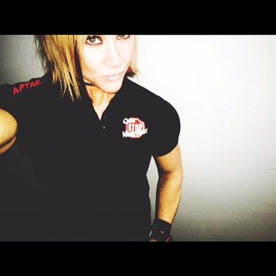 Amanda Michelle Folstad Ptak taking a selfie