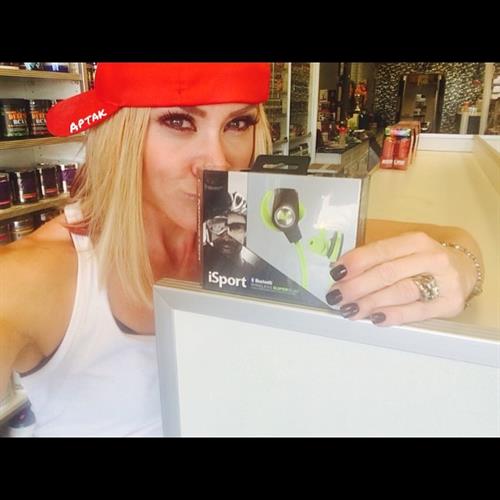 Amanda Michelle Folstad Ptak taking a selfie