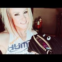 Amanda Michelle Folstad Ptak taking a selfie