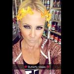 Amanda Michelle Folstad Ptak taking a selfie