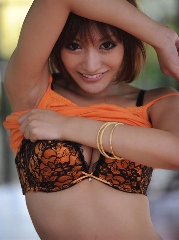 Asuka Kirara in lingerie