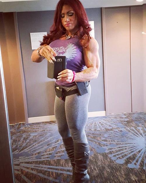 Isabelle Turell taking a selfie