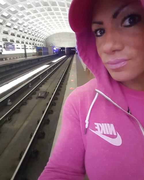 Isabelle Turell taking a selfie