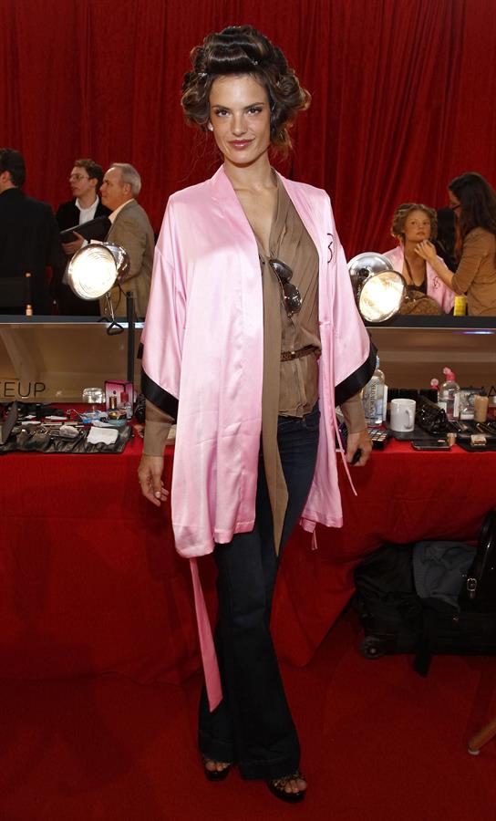 Alessandra Ambrosio backstage Victoria's Secret Fashion Show 2010 