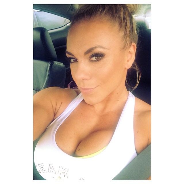 Minna Pajulahti taking a selfie