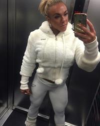 Minna Pajulahti taking a selfie