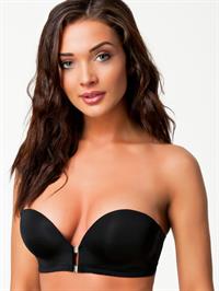 Amy Jackson in lingerie
