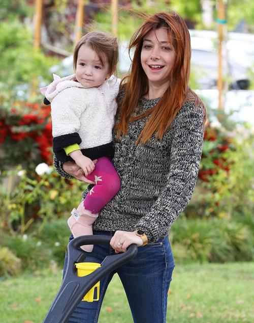 Alyson Hannigan Hangs out with her daughter in Los Angeles (November 22, 2013) 