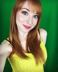 Lisa Foiles taking a selfie