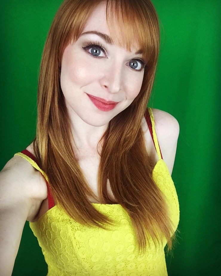 Lisa Foiles taking a selfie