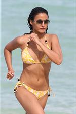 Emmanuelle Chriqui Bikini candids in Miami, 29 Aug 2013 