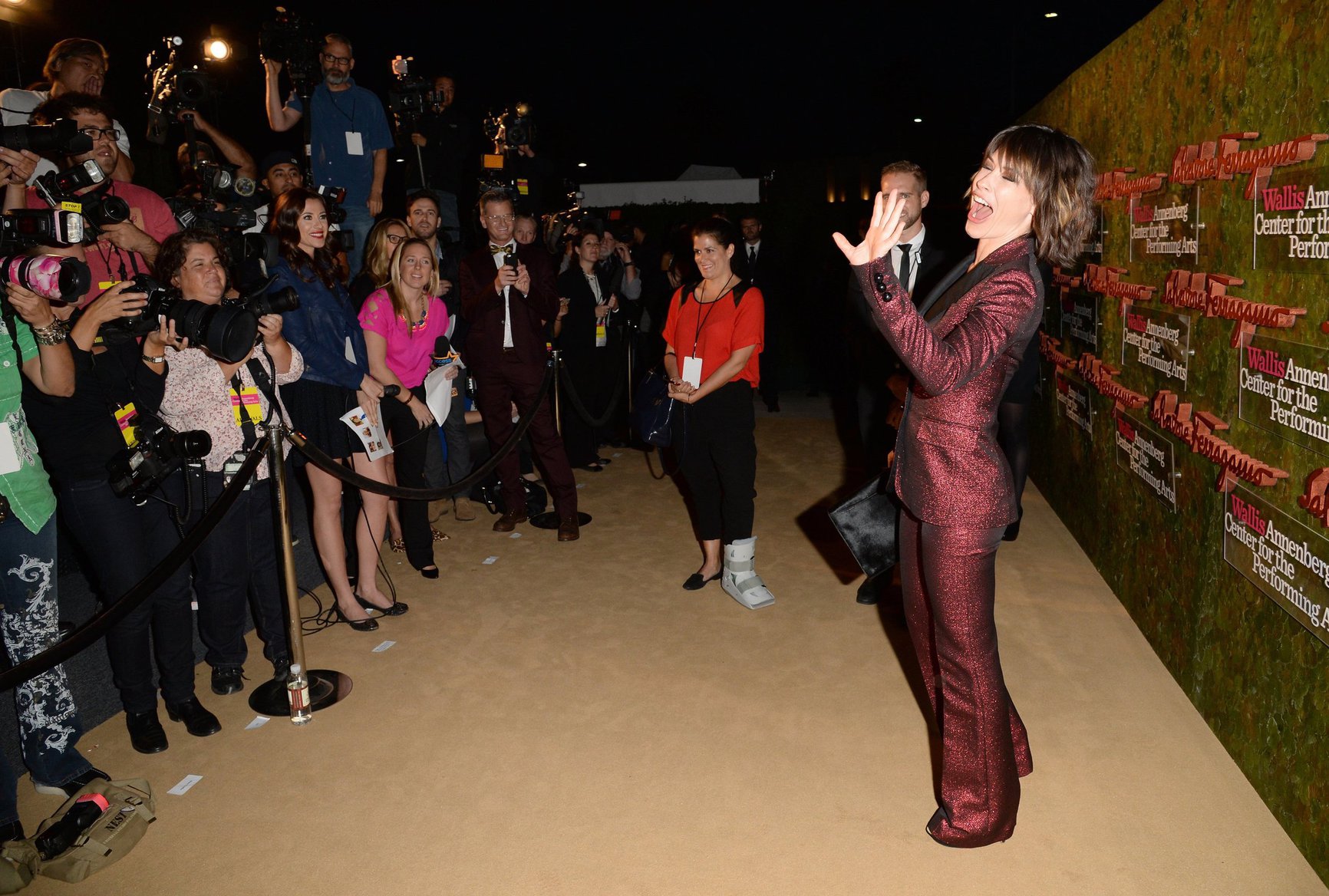 Evangeline Lilly Pictures Evangeline Lilly Wallis Annenberg Performing Arts Gala in Beverly Hills, October 17, 2013