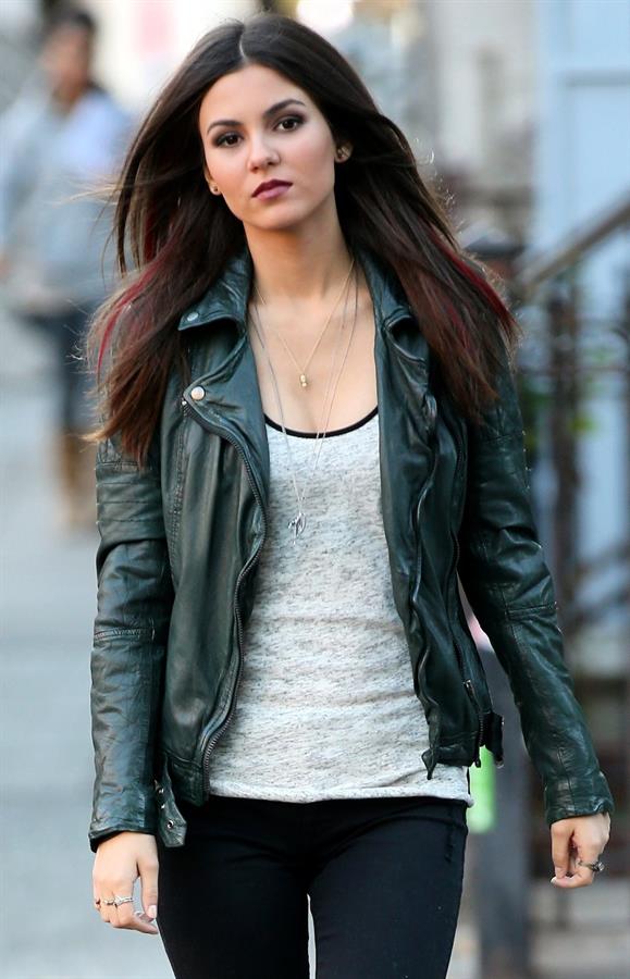 Victoria Justice – “Eye Candy” set in New York 11/13/13  