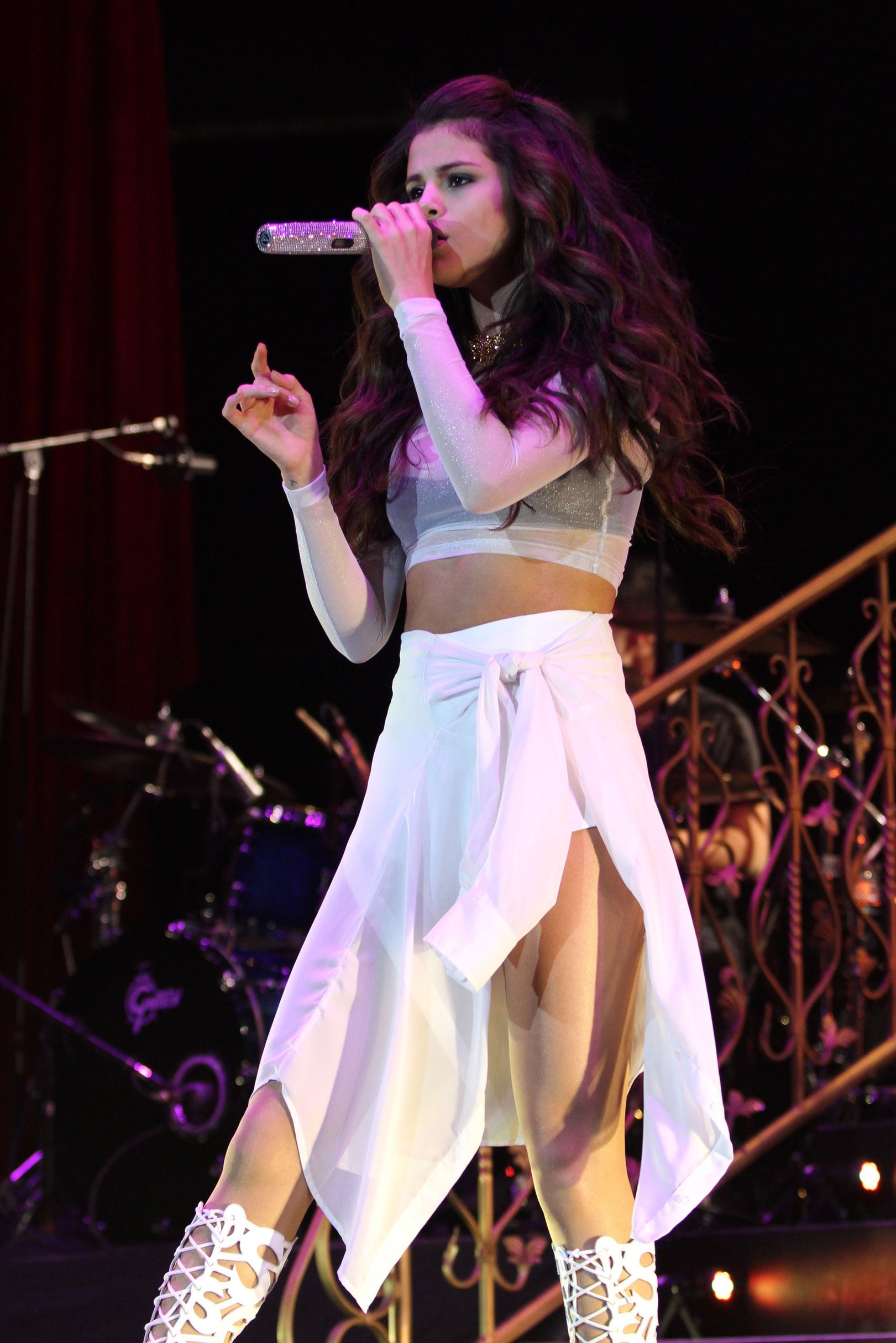 Selena Gomez – Star Dance Tour in Newark 10/20/13  