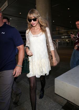 Taylor Swift – LAX arrival 10/22/13  
