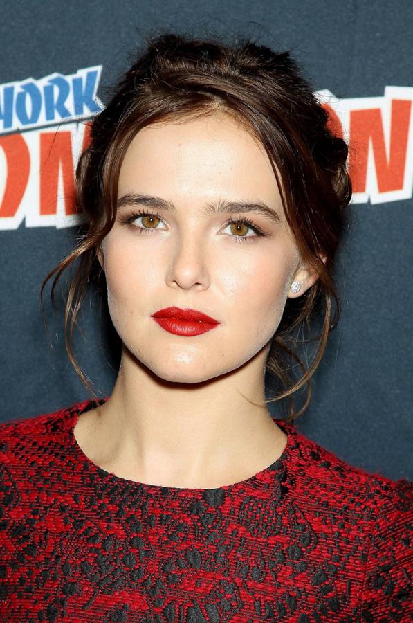 Zoey Deutch – “Vampire Academy” Panel NYCC 10/11/13  