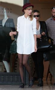 Taylor Swift – Barneys New York in Beverly Hills 9/29/13  