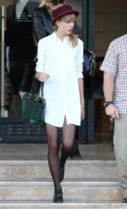 Taylor Swift – Barneys New York in Beverly Hills 9/29/13  