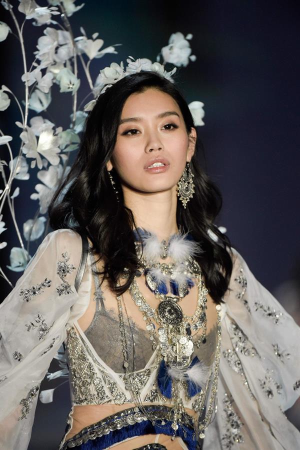 Ming Xi