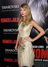 Taylor Swift -  Romeo & Juliet  LA Premiere 9/24/13  