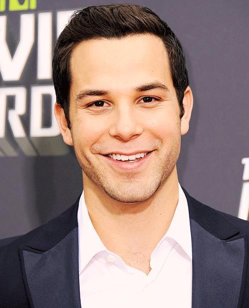 Skylar Astin