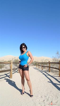 Denise Milani Snapshots - 01_Kelso