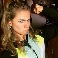 Jessie Diggins taking a selfie