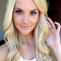 Silje Norendal taking a selfie