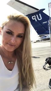 Lindsey Vonn taking a selfie